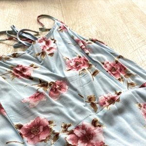 🌷FOREVER 21 Floral Print Mini Dress🌷